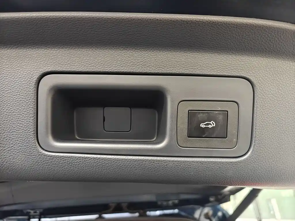 GAC Motor Trumpchi M8 2019 — фото 24