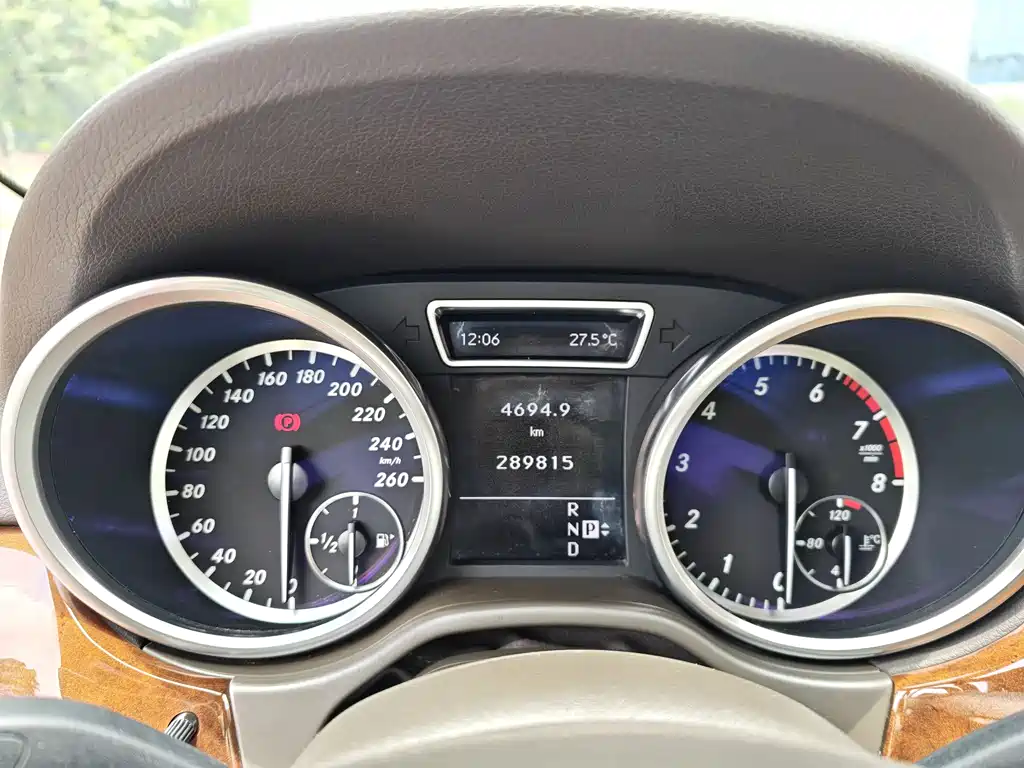 Mercedes-Benz M-Class 2012 — фото 10