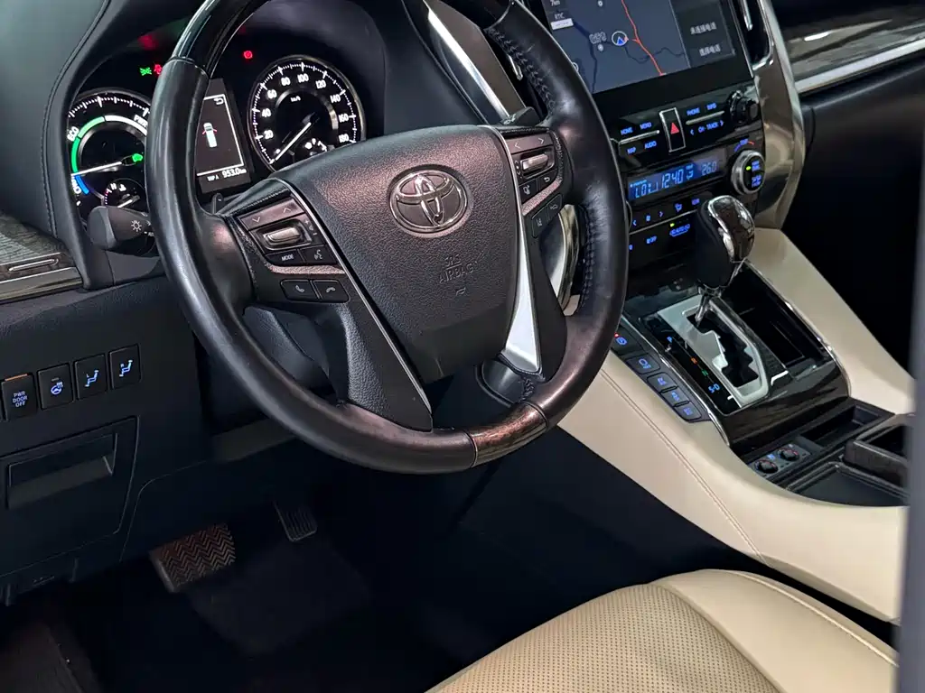 Toyota Alphard 2022 — фото 2