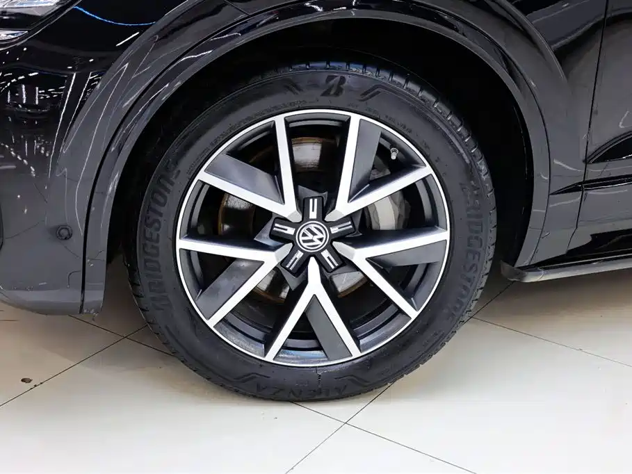Volkswagen Touareg 2020 — фото 13