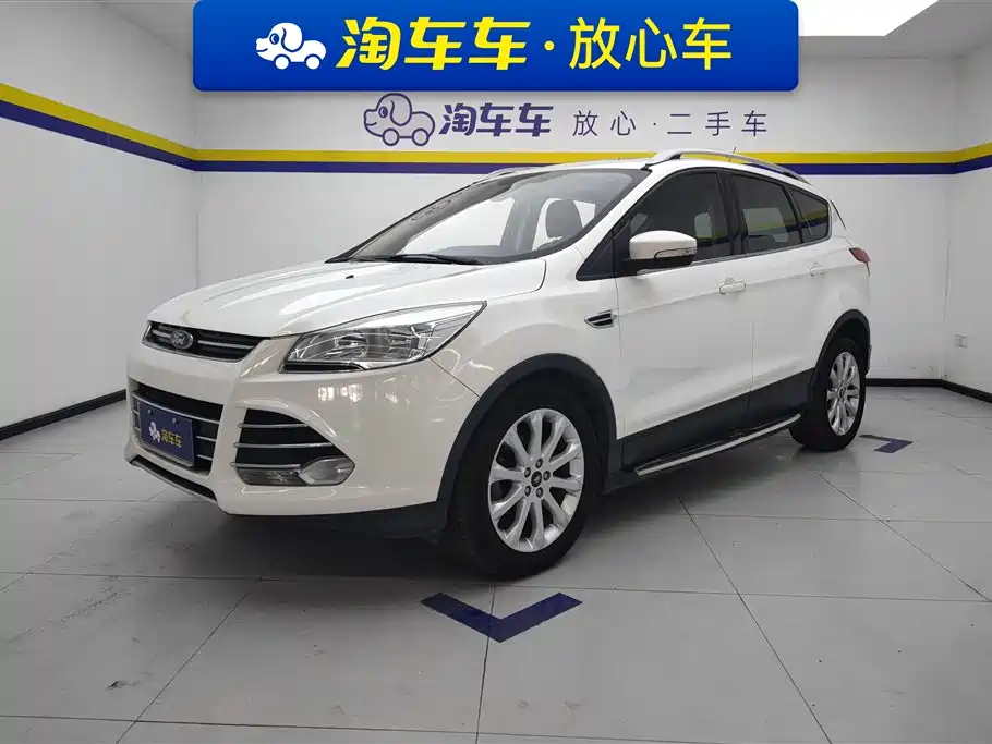 Ford Kuga 2015 — фото 1
