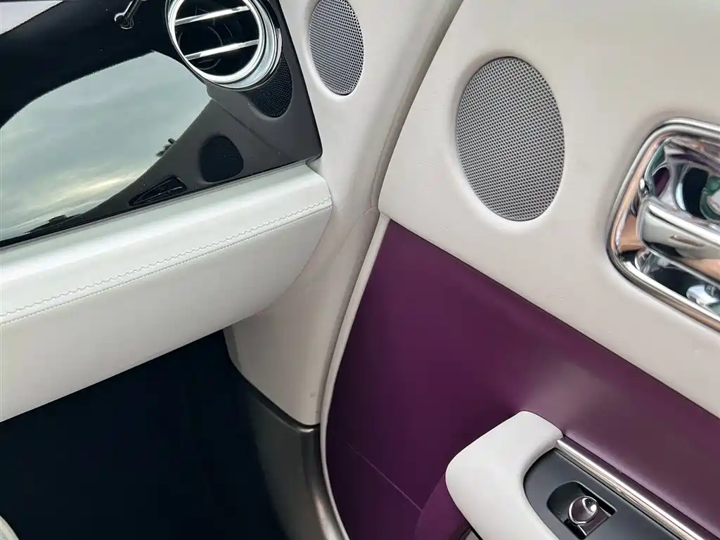 Rolls-Royce Wraith 2020 — фото 11