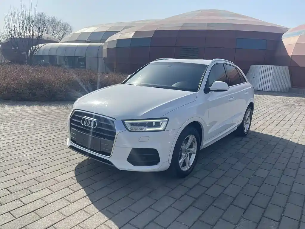 Audi Q3 2018 — фото 1