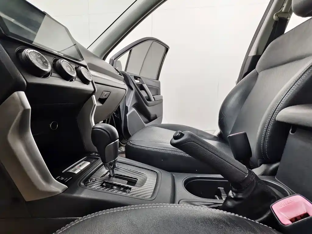 Subaru Forester 2014 — фото 12