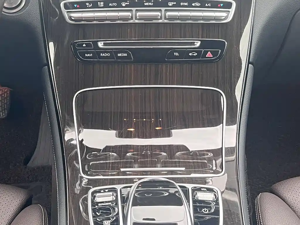 Mercedes-Benz GLC 2017 — фото 10