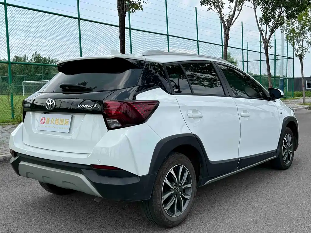 Toyota Yaris L 2022