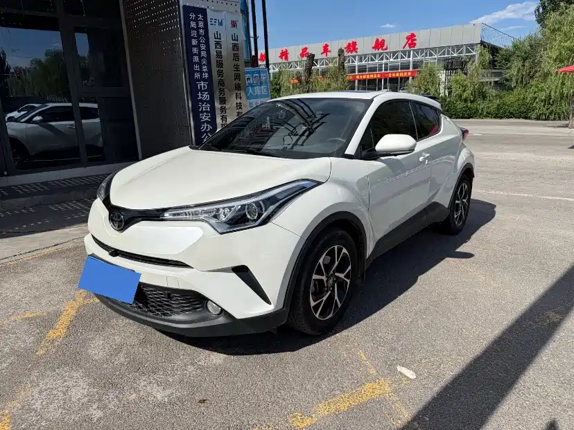 Toyota C-HR 2020 — фото 1