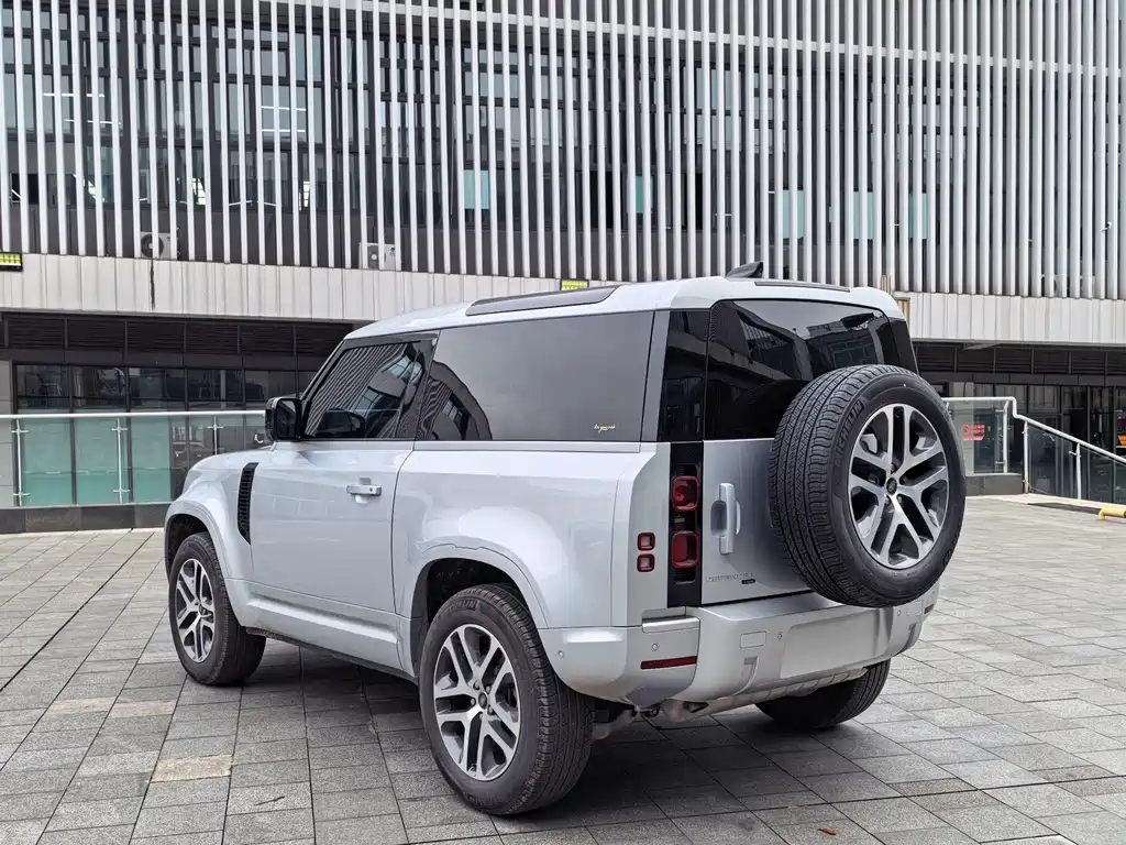 Land Rover Defender 2022 — фото 8