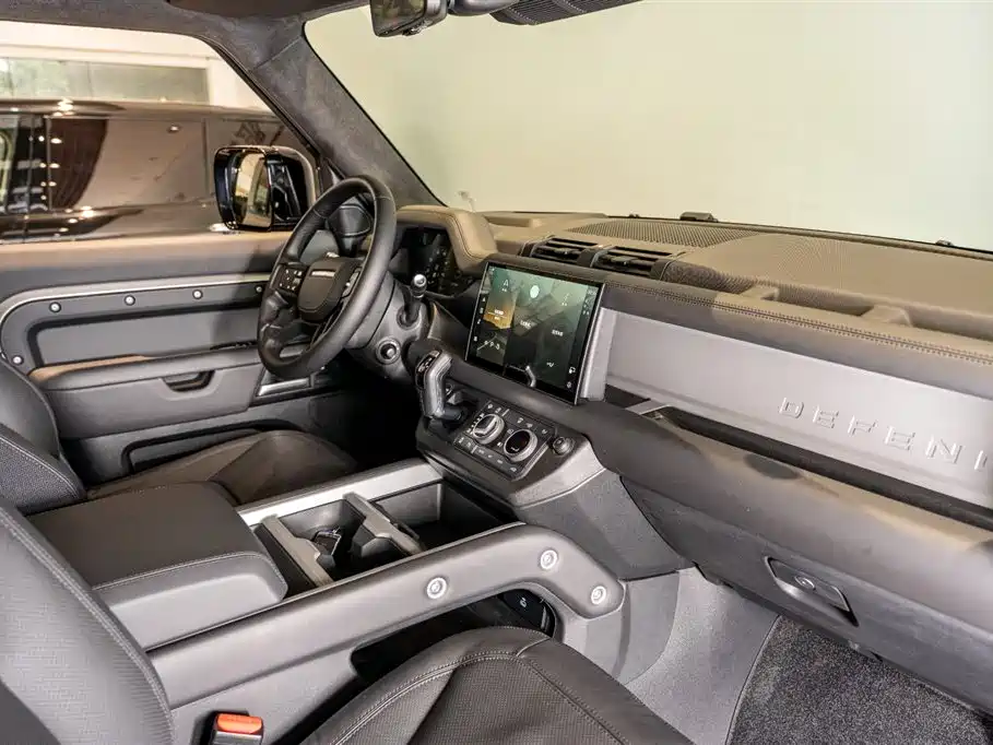 Land Rover Defender 2025 — фото 9