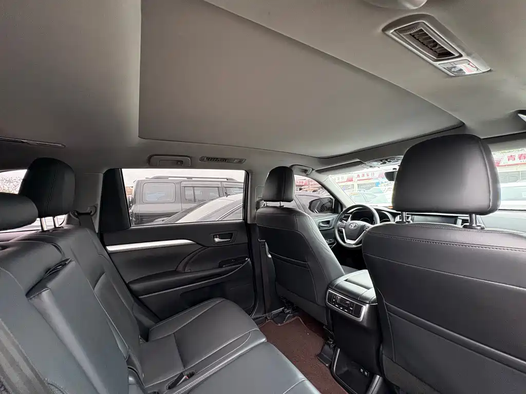 Toyota Highlander 2020 — фото 13