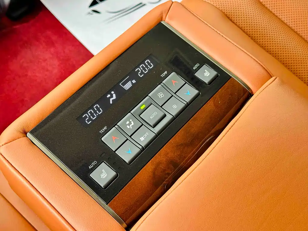 Lexus LX 2021 — фото 15