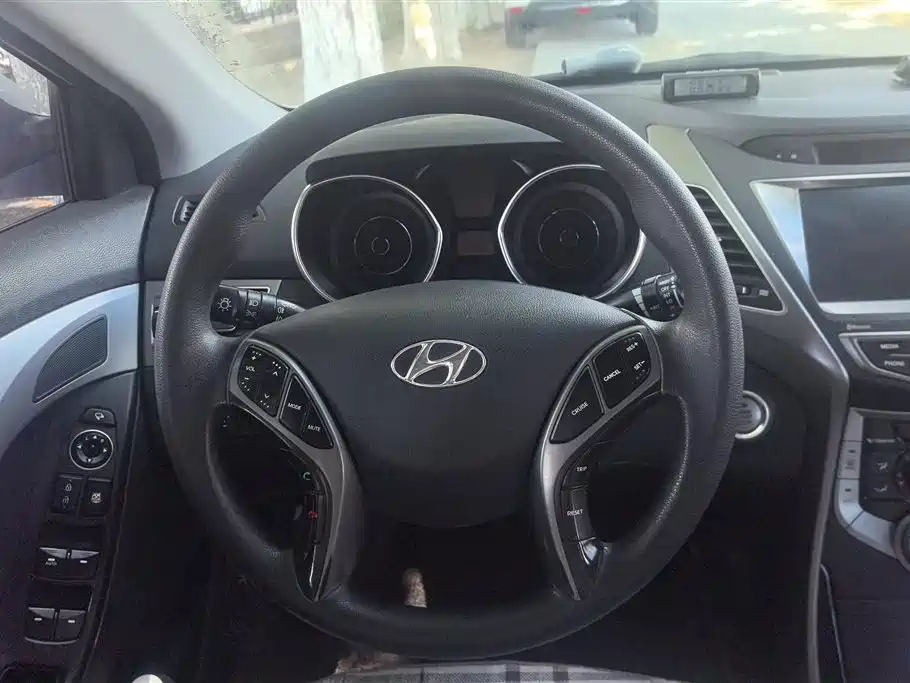 Hyundai Elantra Langdong 2016 — фото 14