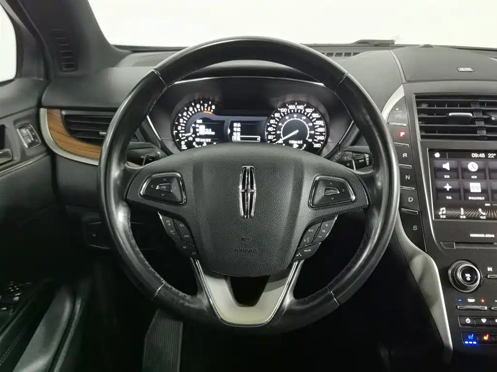 Lincoln MKC 2017 — фото 11