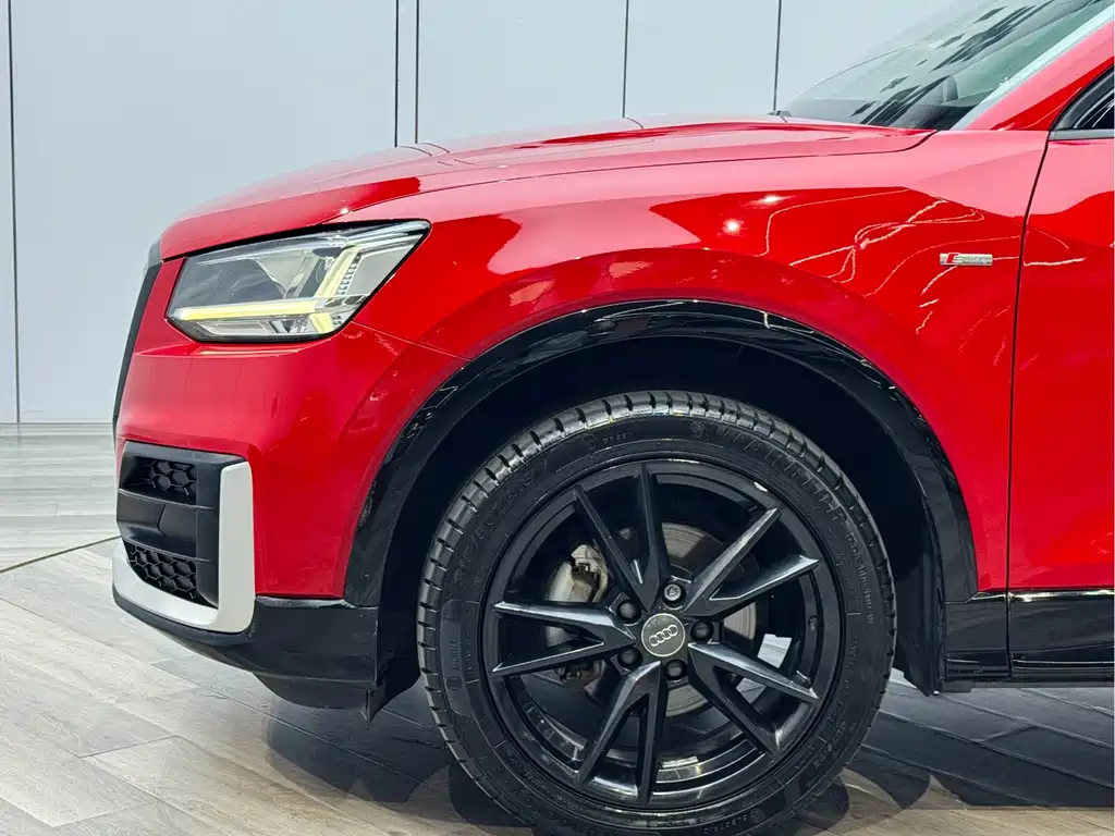 Audi Q2L 2019 — фото 24