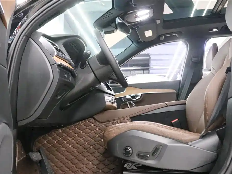 Volvo XC90 2024 — фото 15