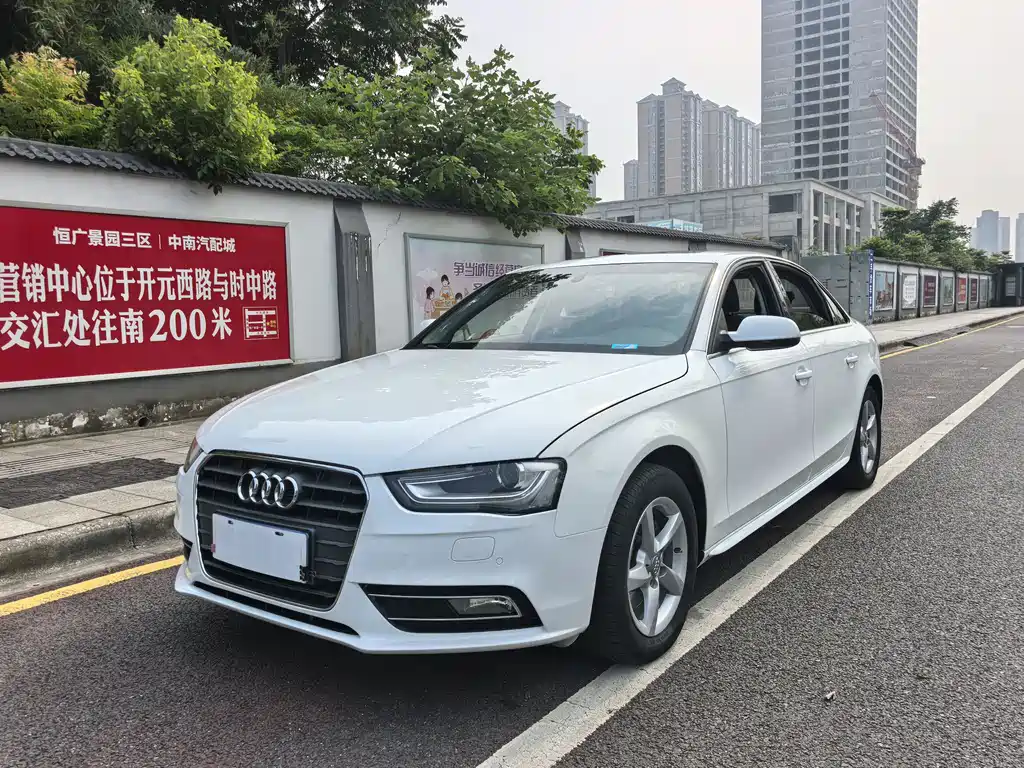 Audi A4L 2015 — фото 1