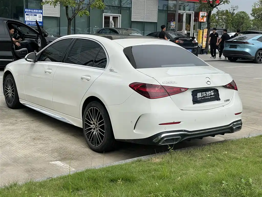 Mercedes-Benz C-Class 2023 — фото 8