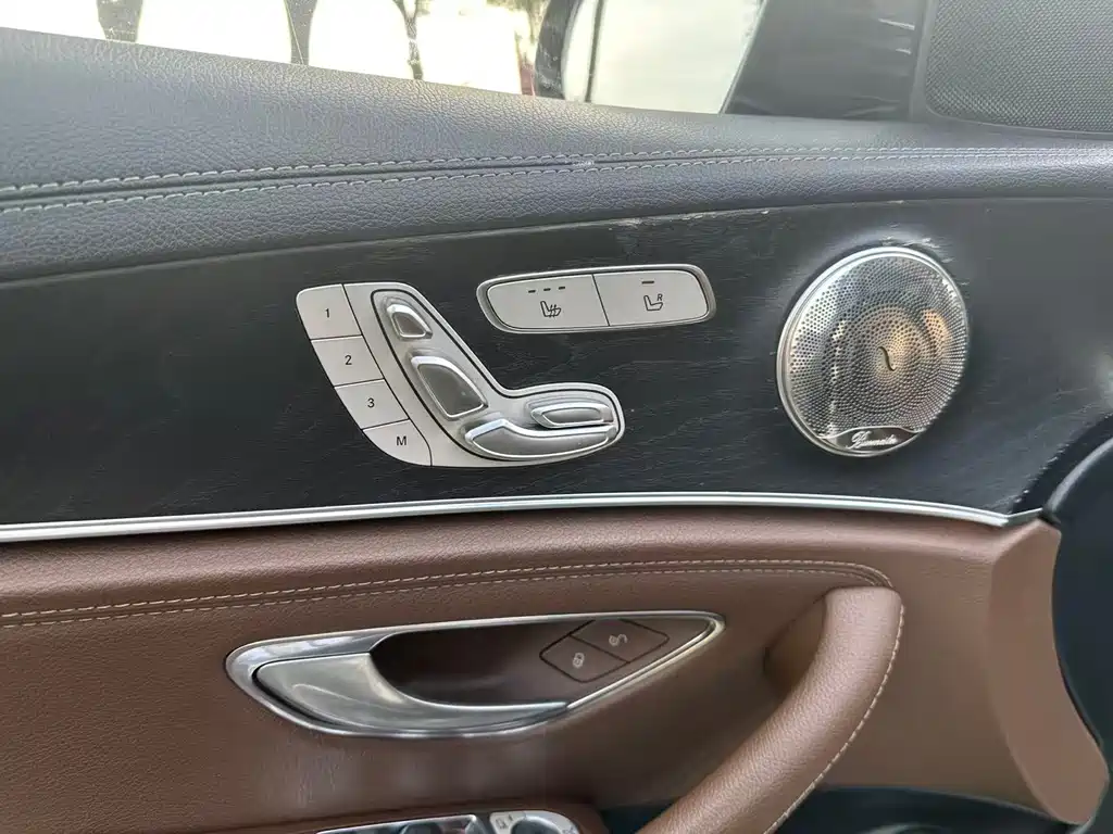 Mercedes-Benz E-Class 2019 — фото 10
