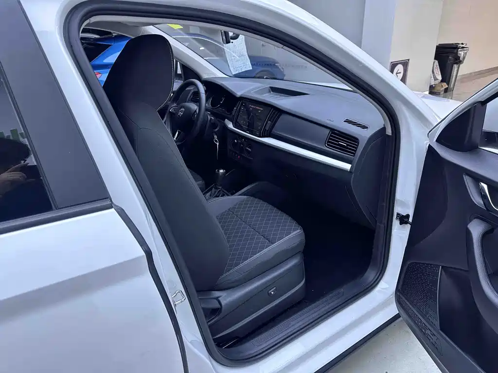 Skoda Kamiq 2021 — фото 11