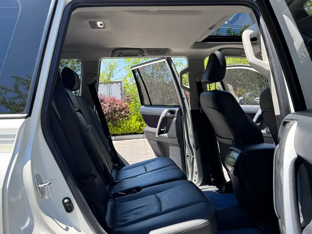 Toyota Prado 2017 — фото 11