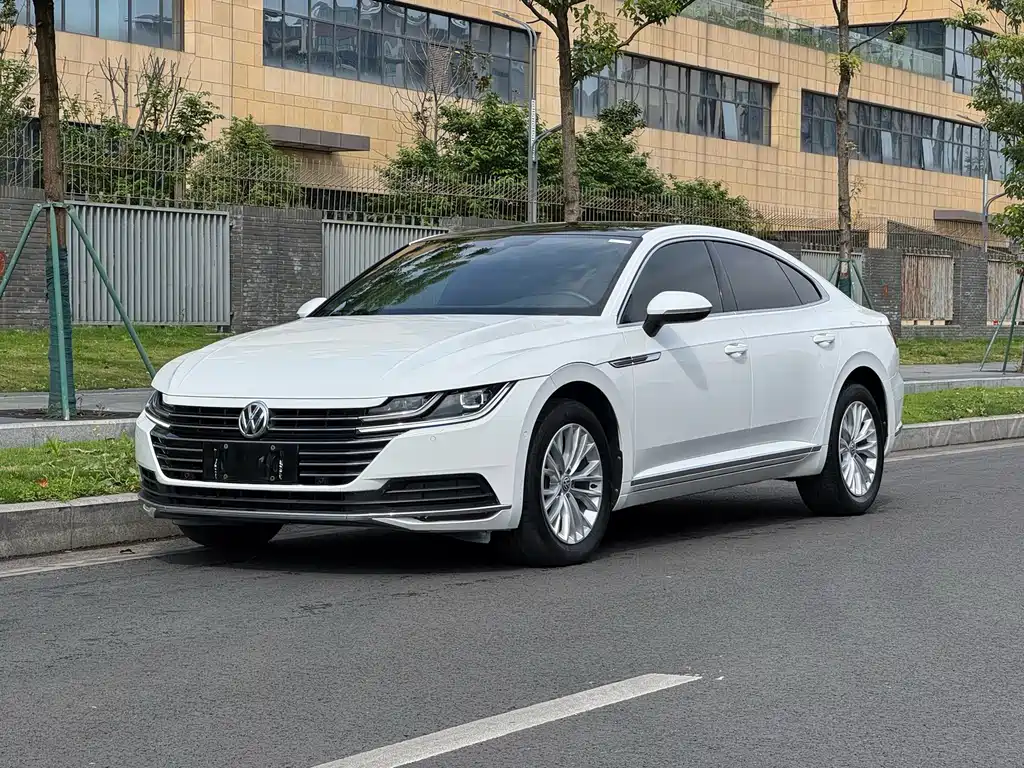 Volkswagen CC 2019 — фото 1
