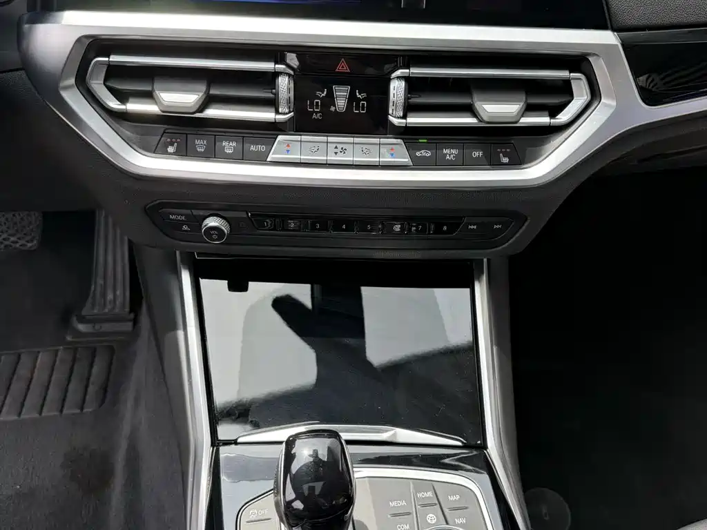 BMW 3 Series 2022 — фото 10