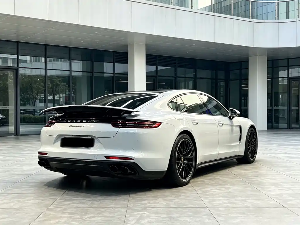 Porsche Panamera 2018 — фото 12