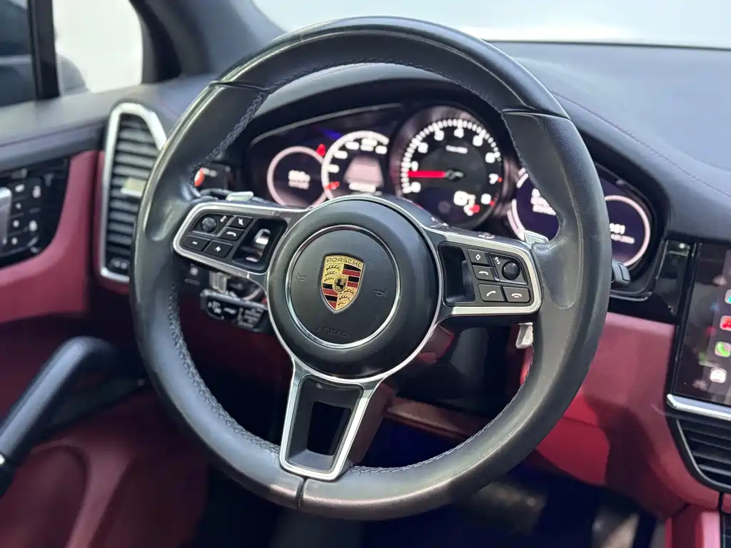 Porsche Cayenne 2023 — фото 18