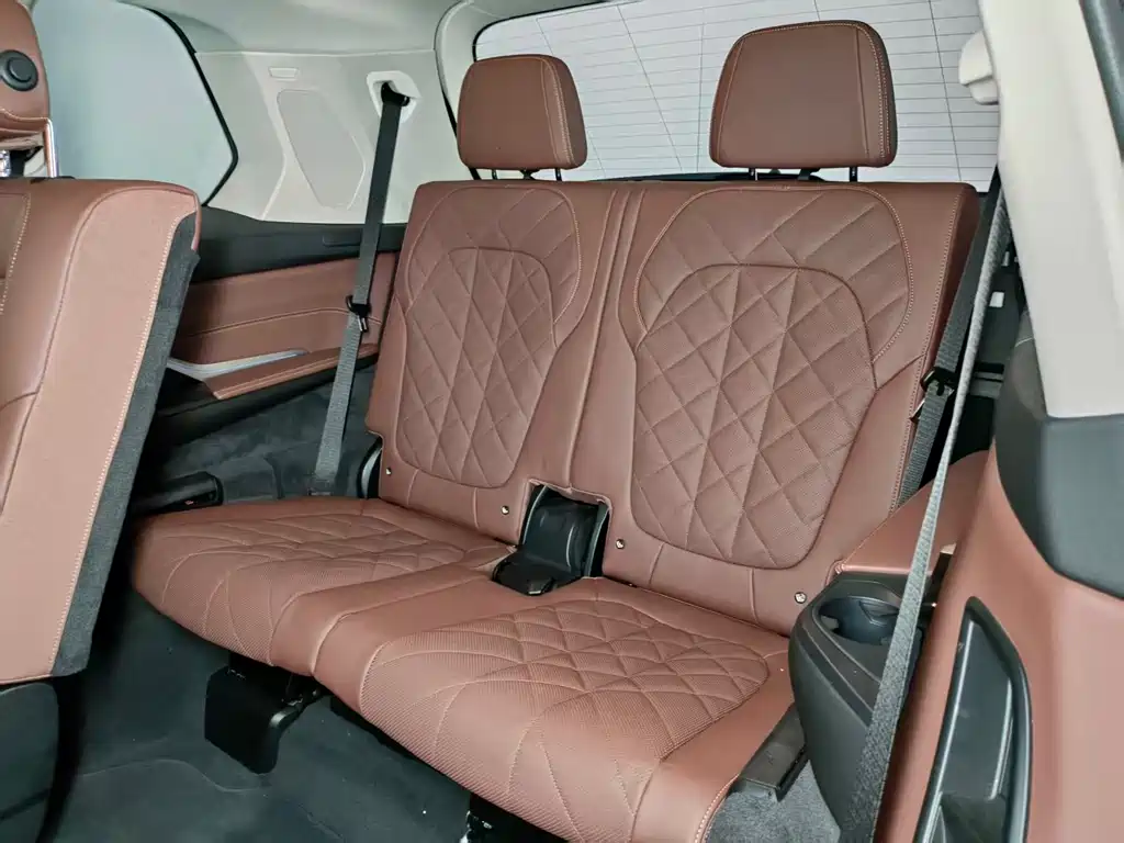 BMW X7 2025 — фото 17