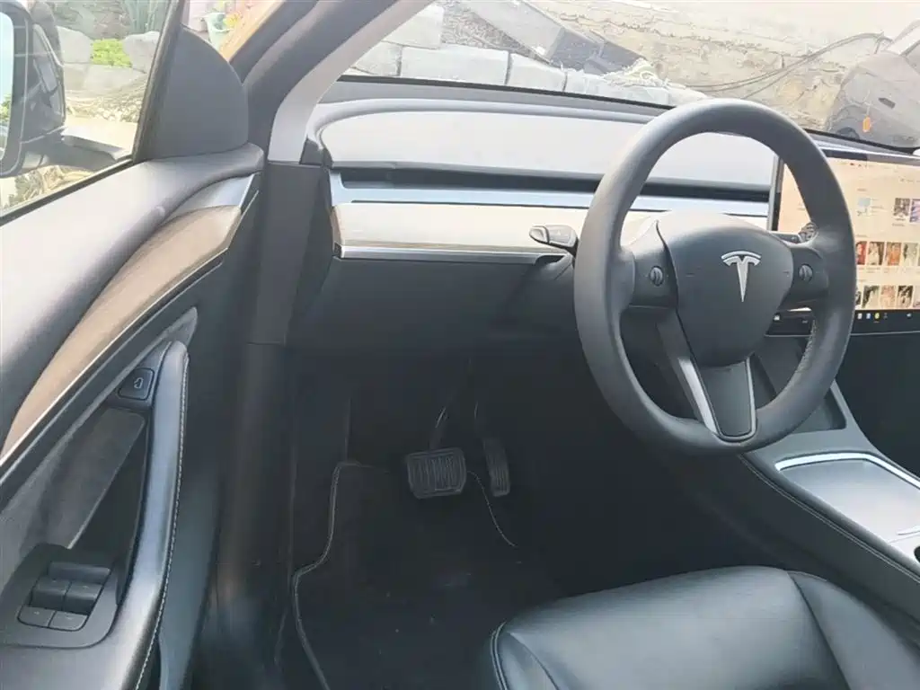 Tesla Model Y 2021 — фото 16