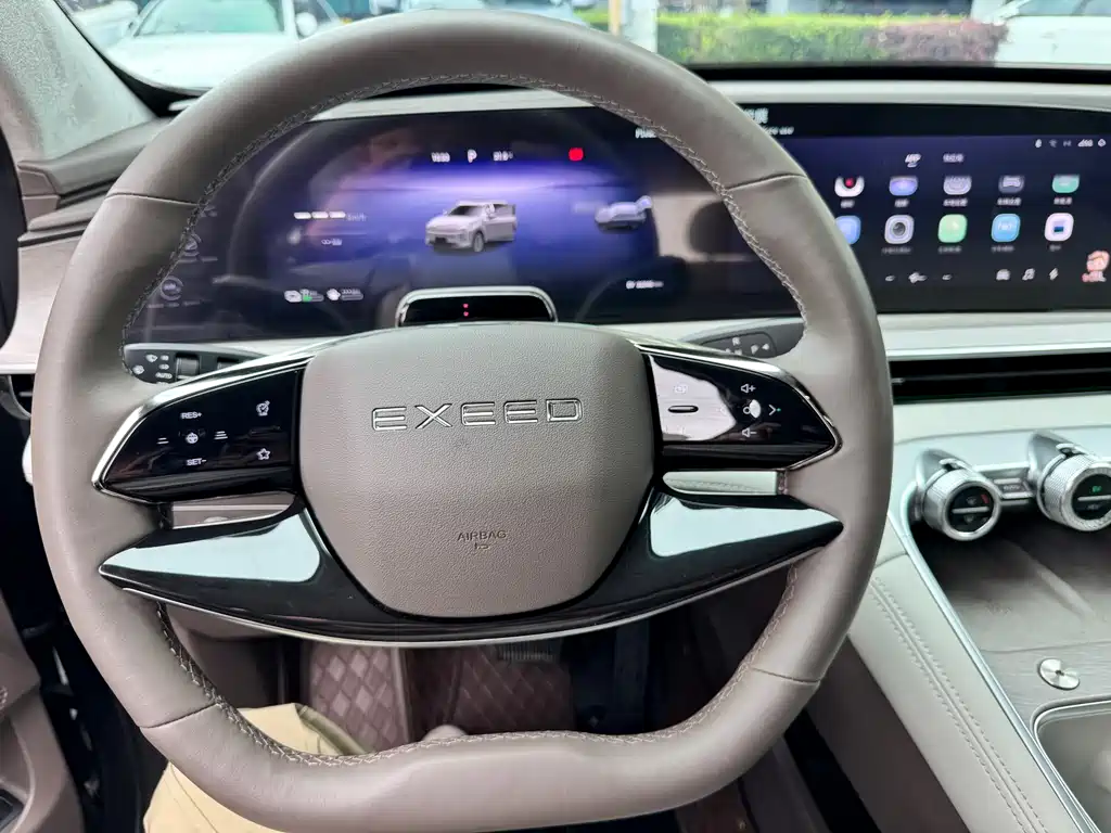 Exeed Yaoguang C-DM 2025 — фото 10