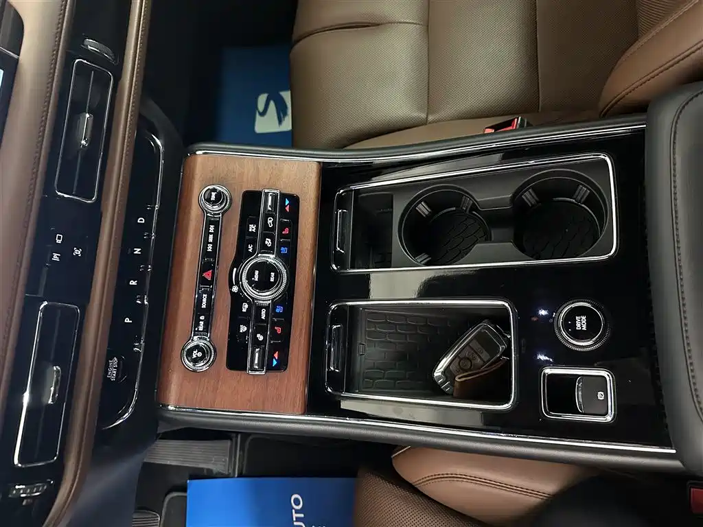Lincoln Aviator 2022 — фото 10
