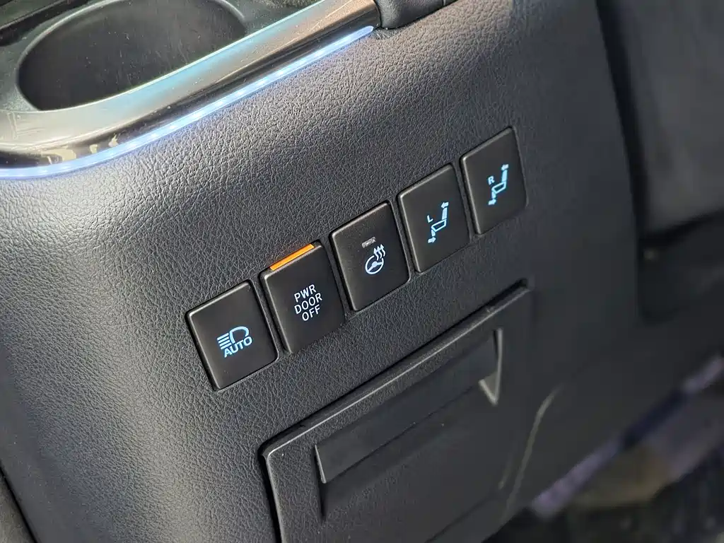 Toyota Alphard 2019 — фото 21