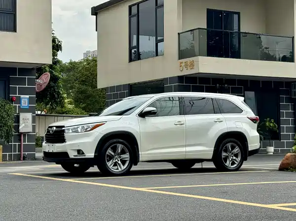 Toyota Highlander 2016
