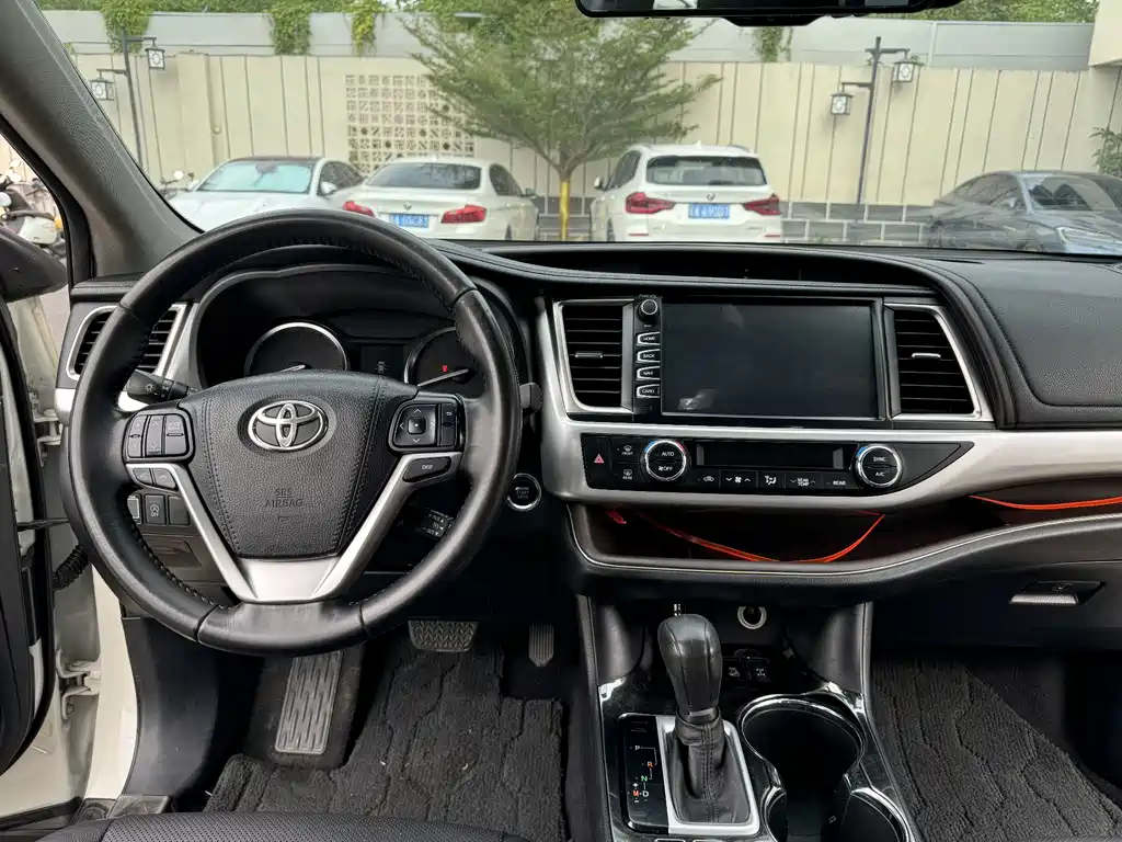 Toyota Highlander 2016 — фото 14