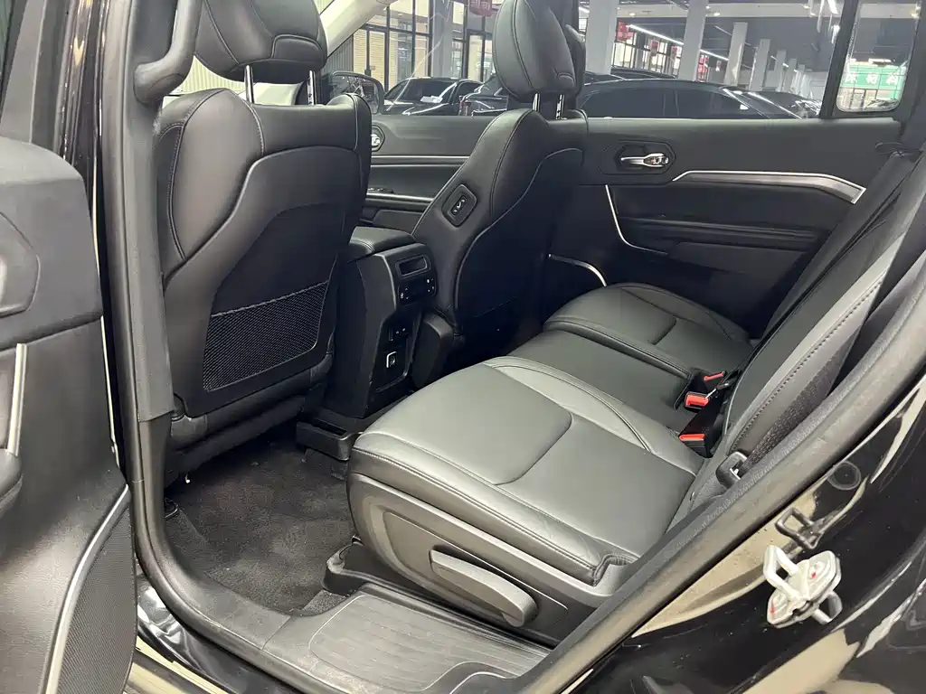 Jeep Grand Commander 2019 — фото 10