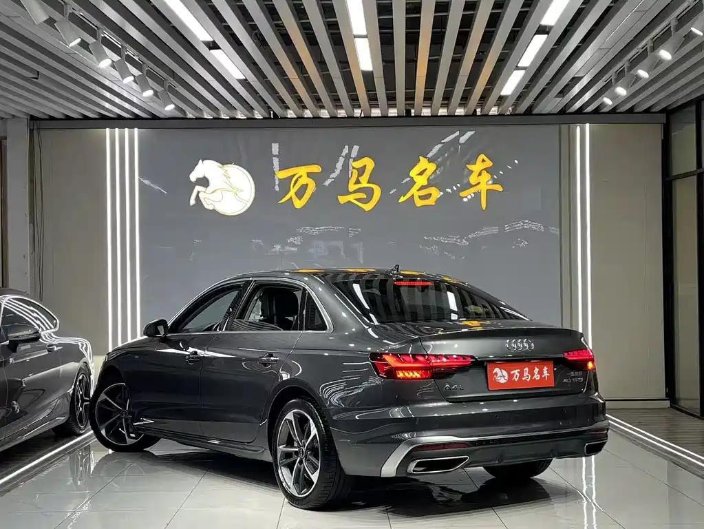Audi A4L 2023 — фото 4
