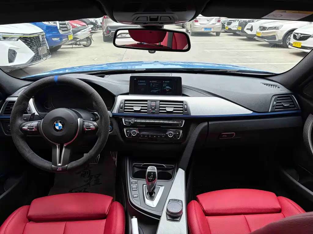 BMW 3 Series 2018 — фото 10