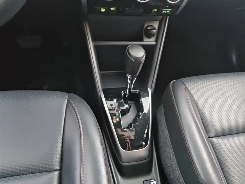 Toyota Yaris L 2019 — фото 14