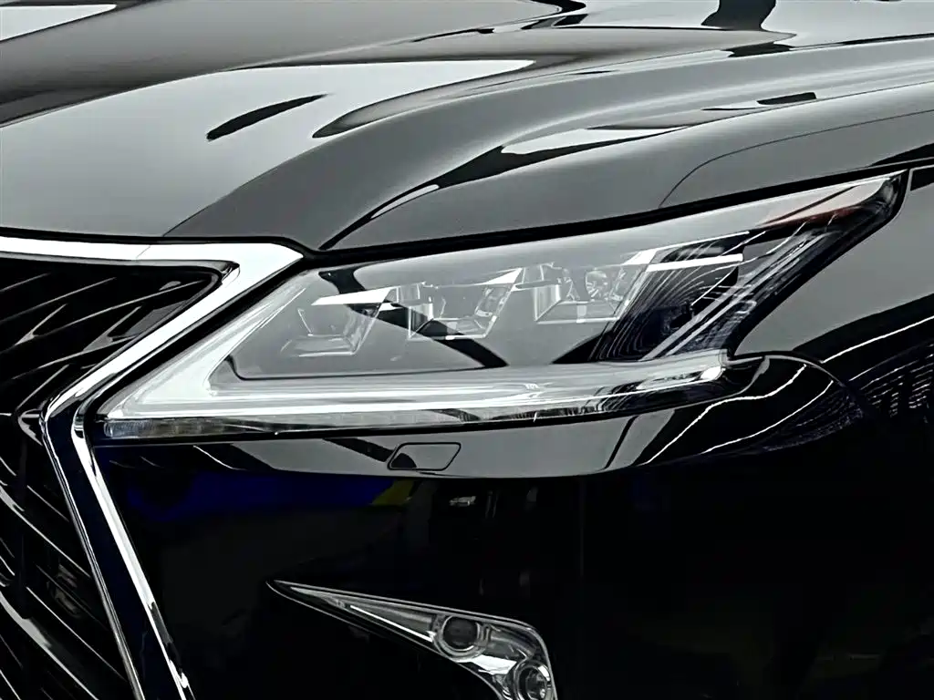 Lexus LX 2018 — фото 2