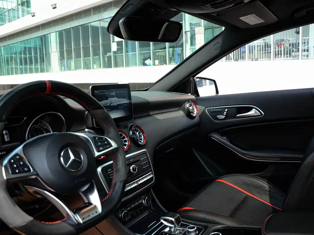 Mercedes-Benz A-Class AMG 2017 — фото 15