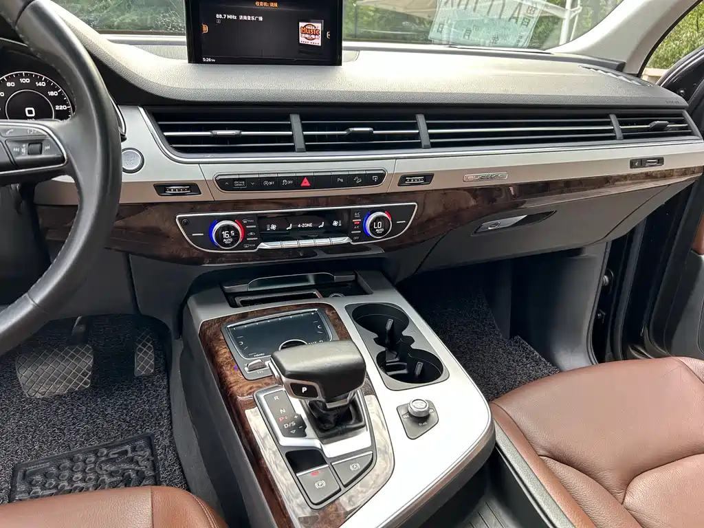 Audi Q7 2017 — фото 16