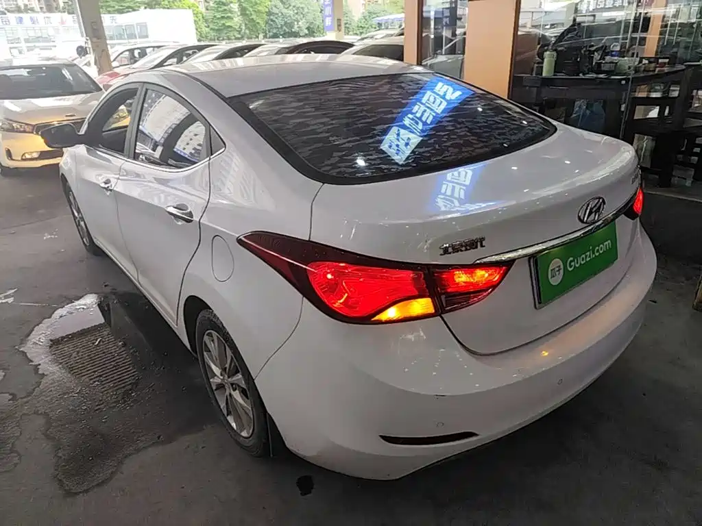 Hyundai Elantra 2017