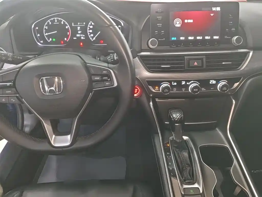 Honda Accord 2018 — фото 9