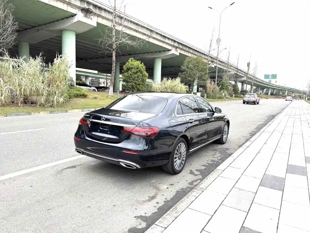Mercedes-Benz E-Class 2022