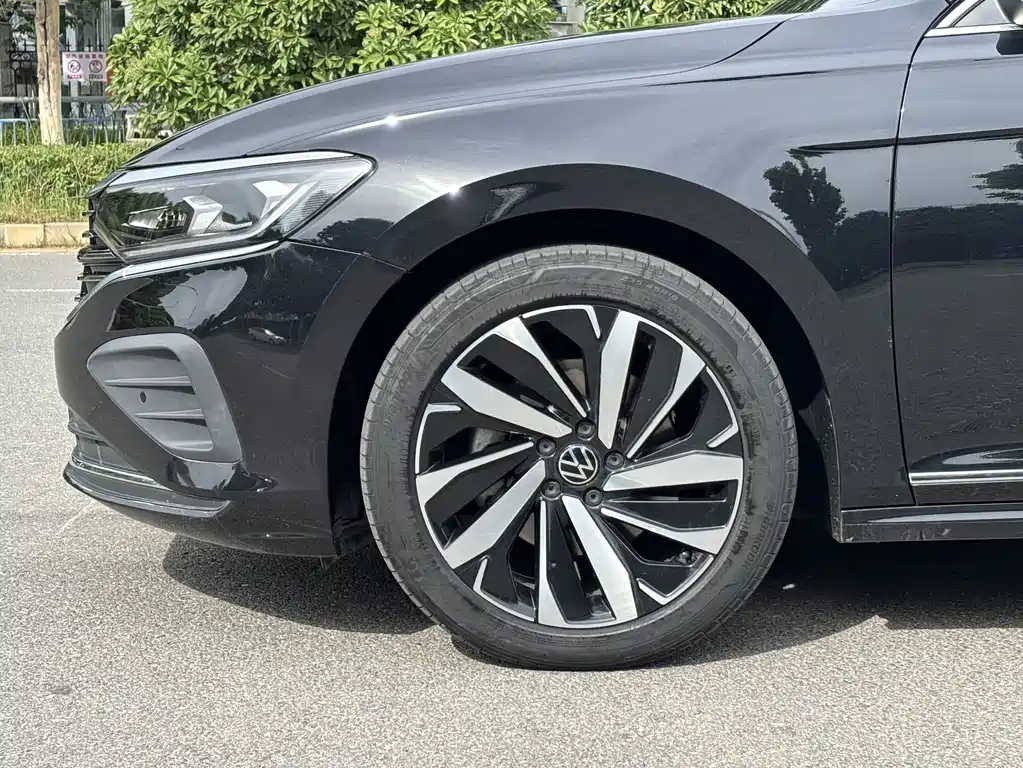 Volkswagen Passat 2024 — фото 8