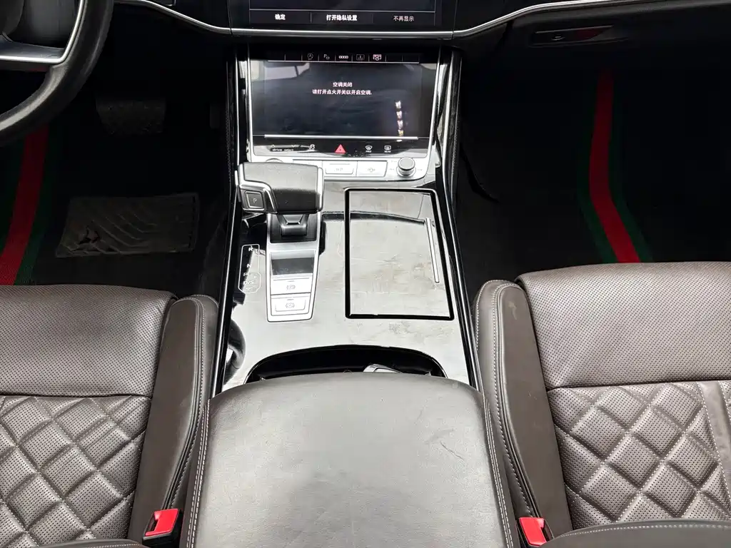 Audi A8 2023 — фото 15