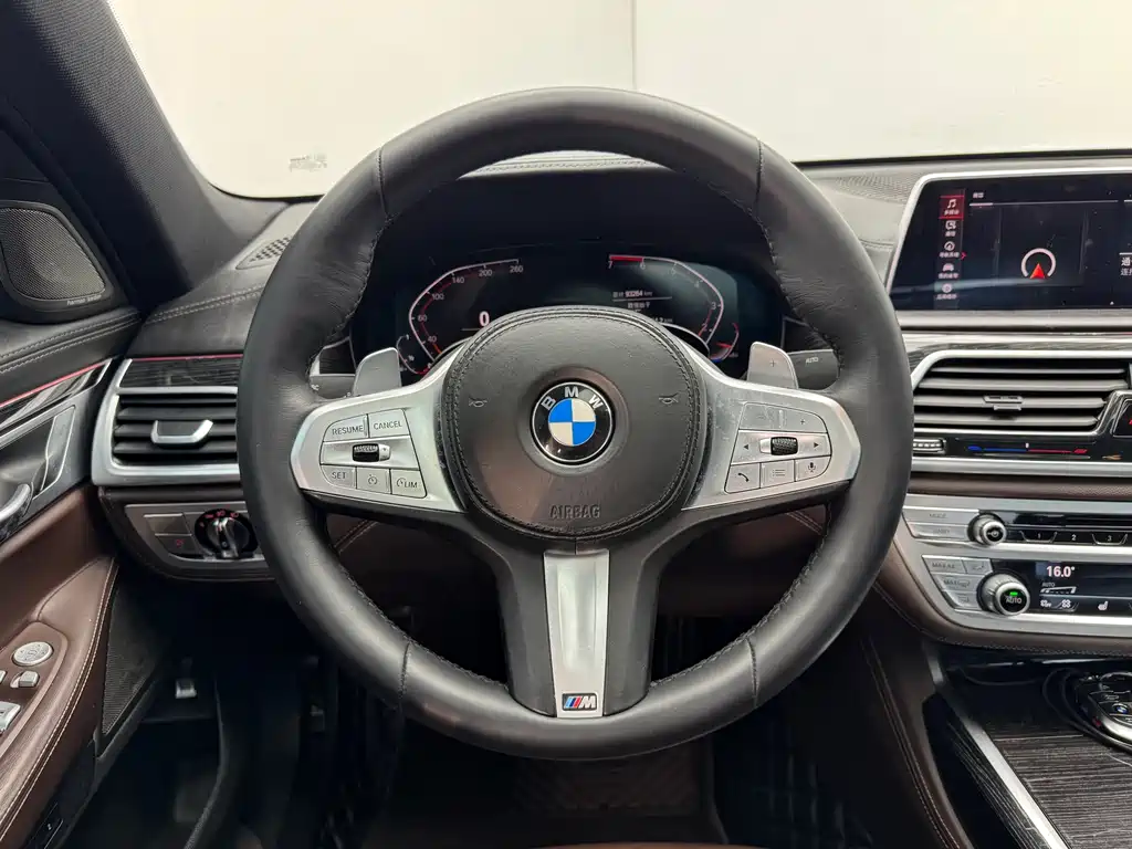 BMW 7 Series 2019 — фото 17