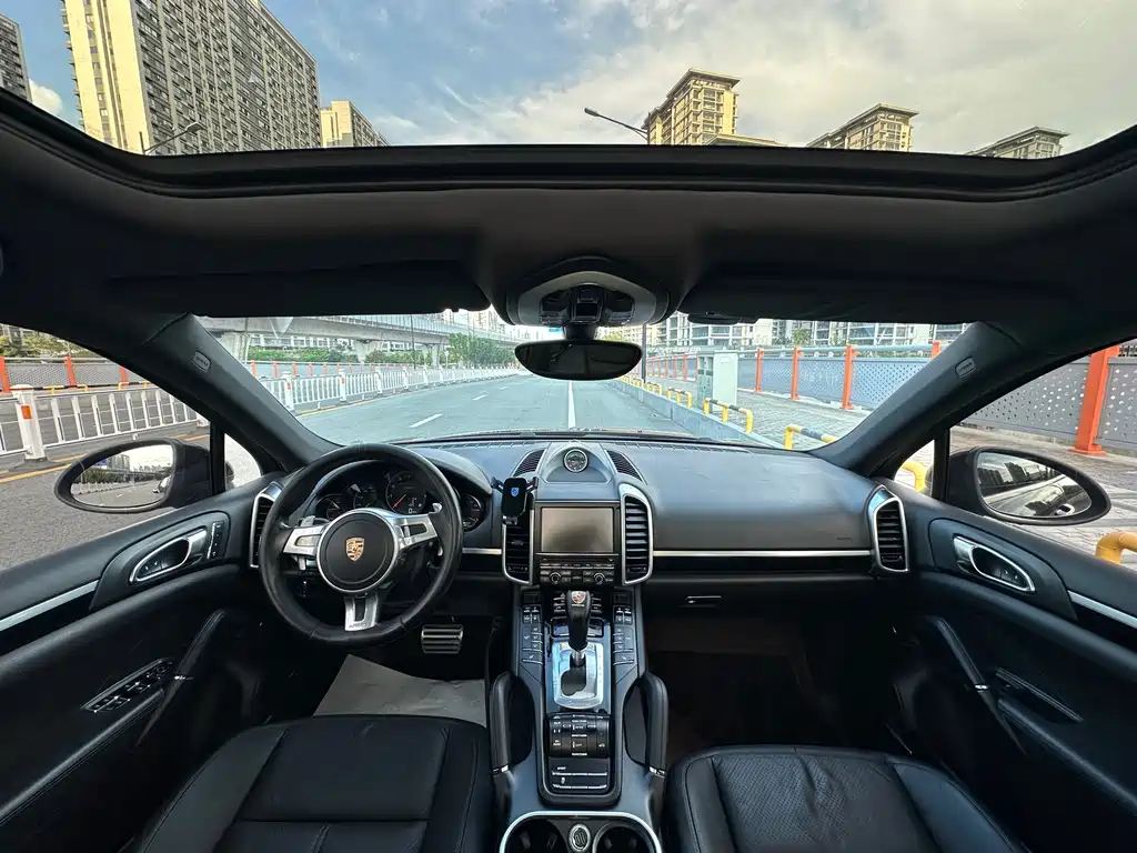 Porsche Cayenne 2015 — фото 8
