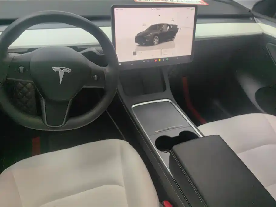 Tesla Model Y 2022 — фото 12